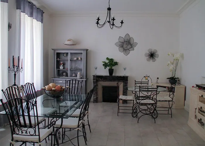 La Maison De Venus 3*