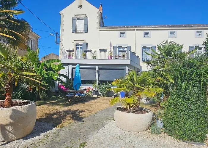 فندق مبيت وإفطار La Maison De Venus Luçon