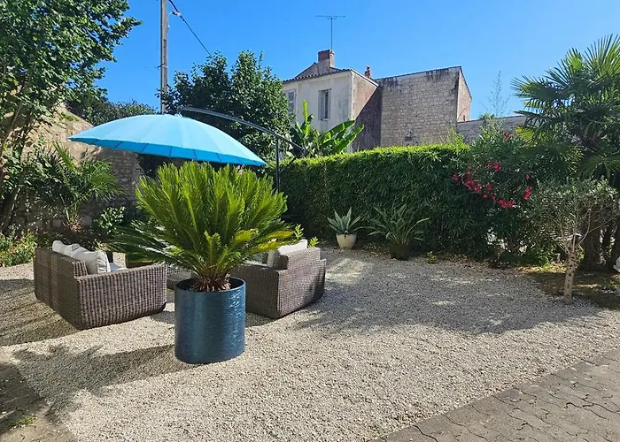 فندق مبيت وإفطار La Maison De Venus Luçon